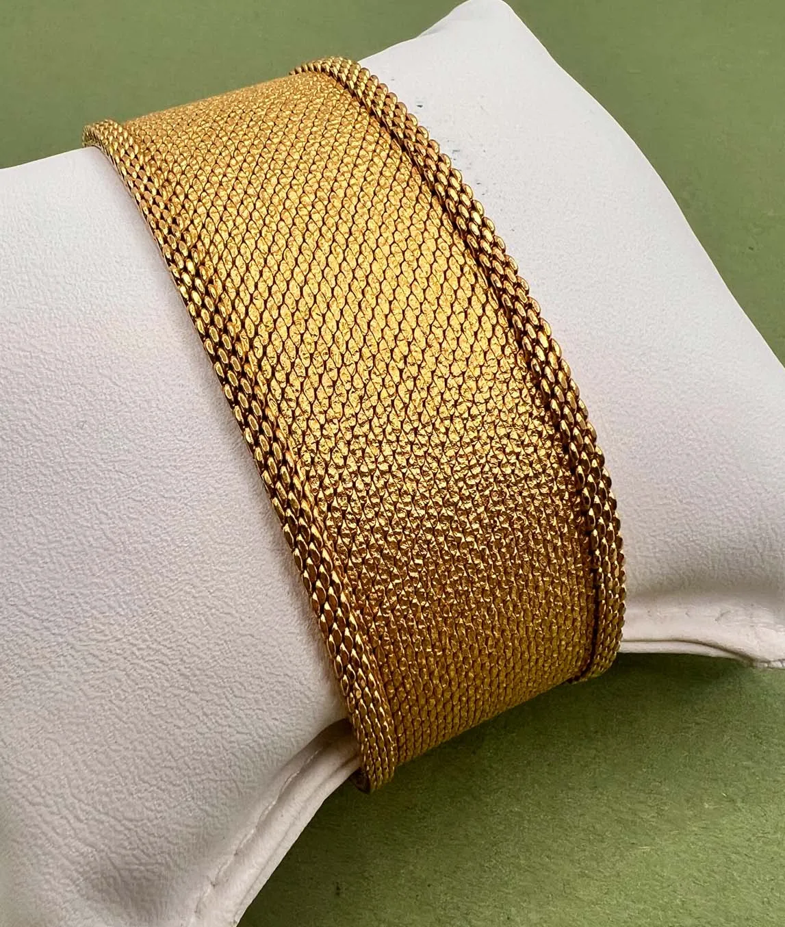 Woven gold tone metal bracelet vintage from 1960s by Grossé